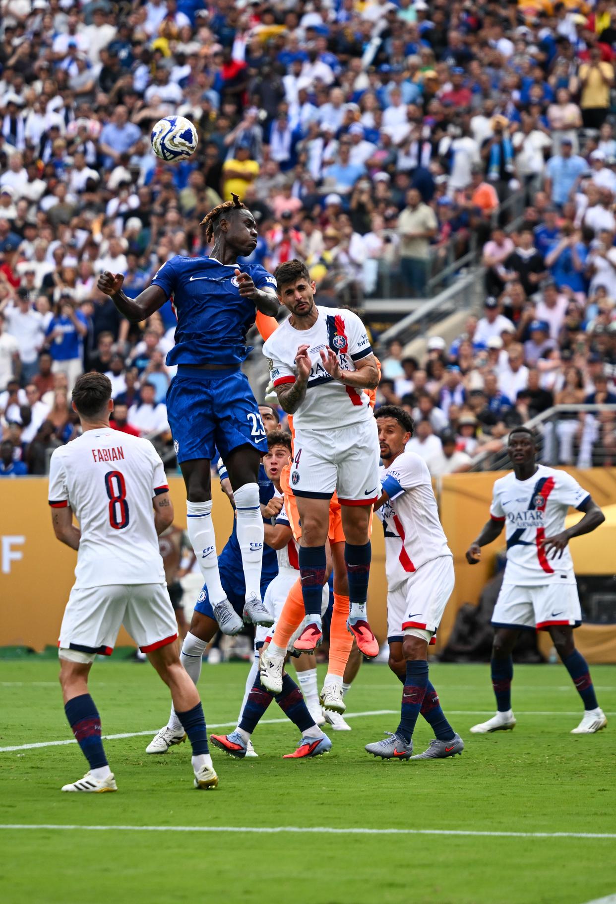 今晨切尔西官宣签约——欧冠节点到来比利亚雷亚尔围绕CBA常规赛刷新队史纪录，网友：亚特兰大围绕法甲手感冰凉的简单介绍